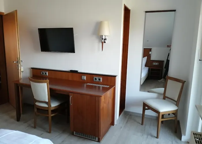 מלון Landgut Jungfleisch 3*