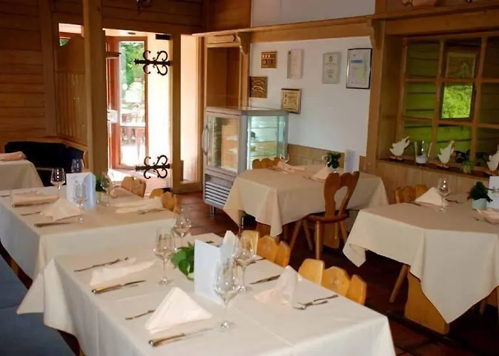 Landgut Jungfleisch מלון Gries